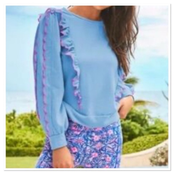 Lilly Pulitzer Tops - NEW New Lilly Pulitzer Suzy Scalloped
Edging